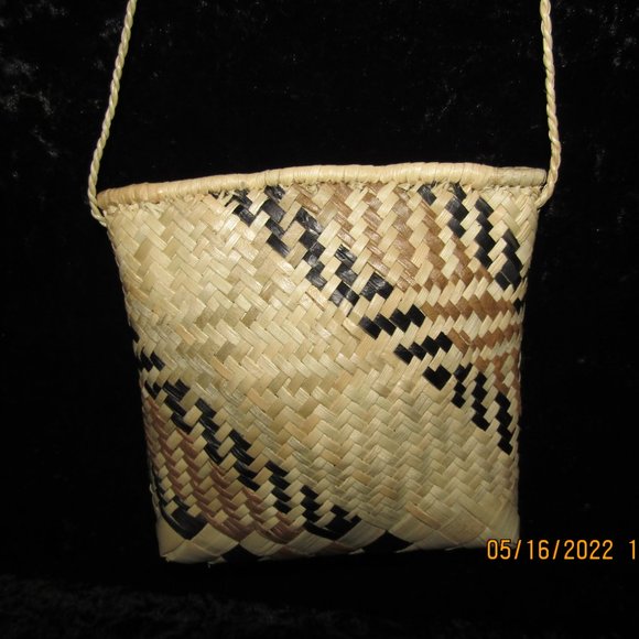 Hand Made Straw Shoulder Purse Hand Made in Mexico - Picture 6 of 6